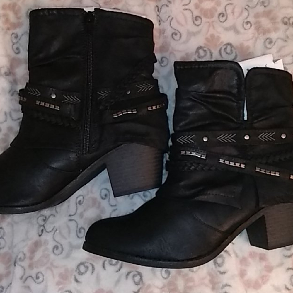 Ankle boots